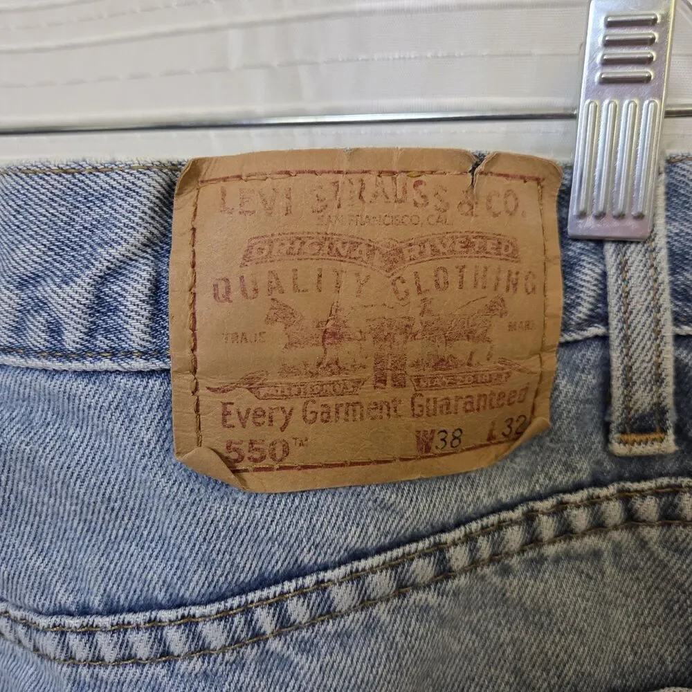Levi's 550 Jeans Relaxed Fit Straight/Taper Distressed Men's 38X32 (act. 37X32)